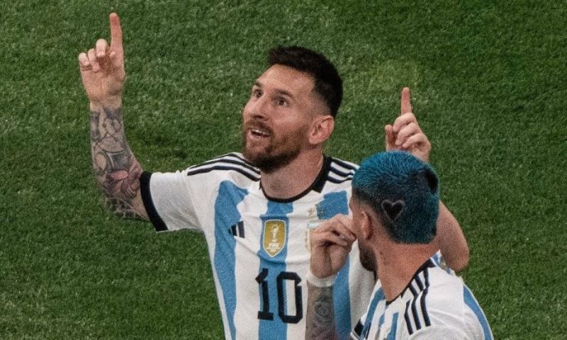 Vì sao Lionel Messi lại mang biệt danh bọ chét trong bóng đá