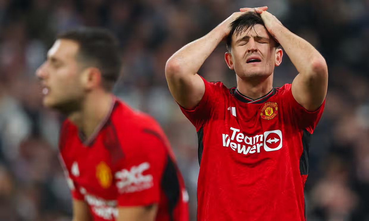 Nhìn chung, Manchester United đang phải đối mặt với nhiều thách thức về phong độ